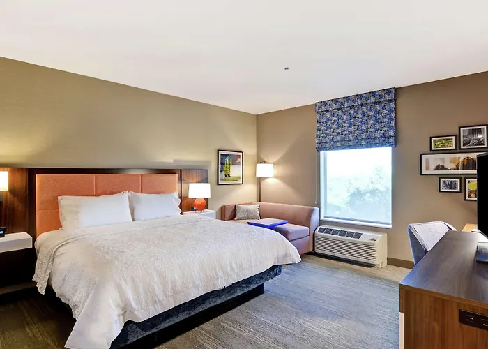 Hotel Hampton Tech Park 3*